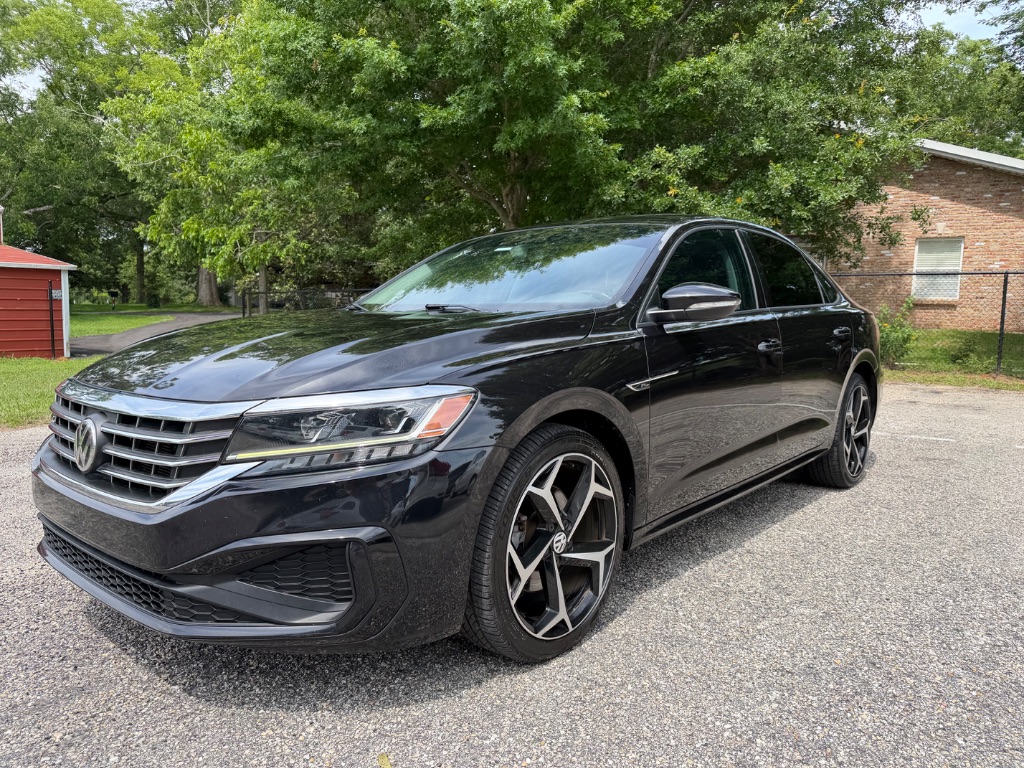 2020 Volkswagen Passat 2.0T R-Line Auto's photo