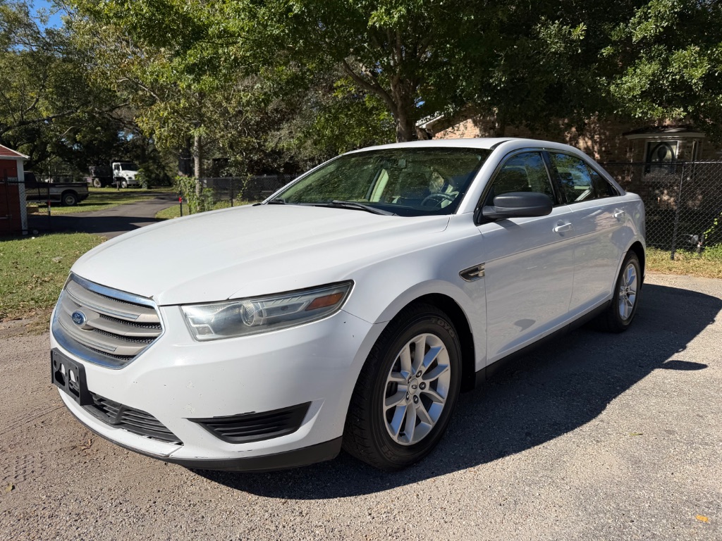 2014 Ford Taurus SE