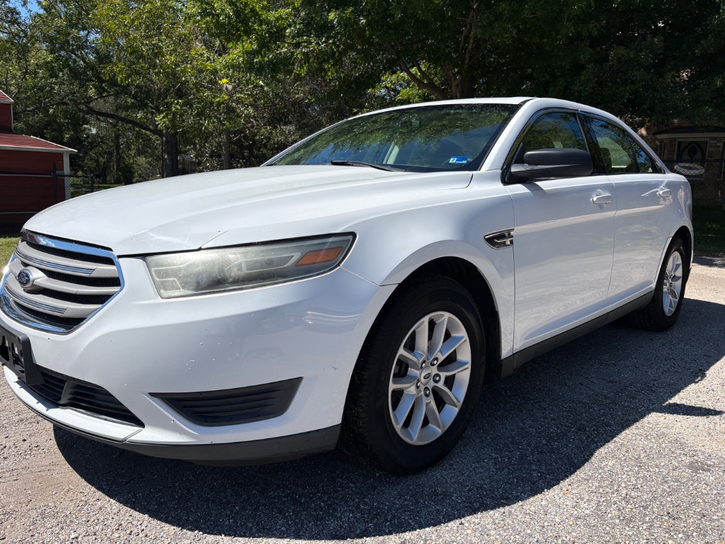 2014 Ford Taurus SE