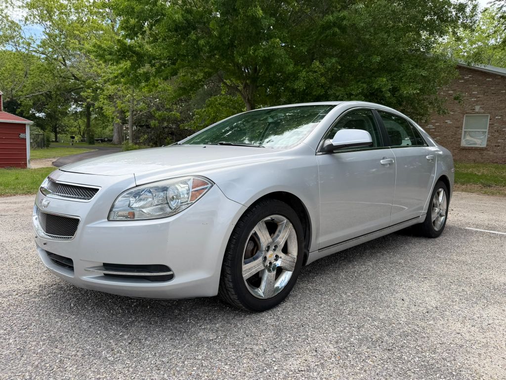 2011 Chevrolet Malibu's photo