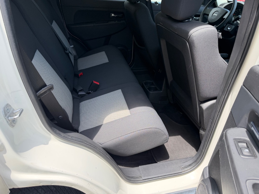 2009 Jeep Liberty Sport - Photo 8