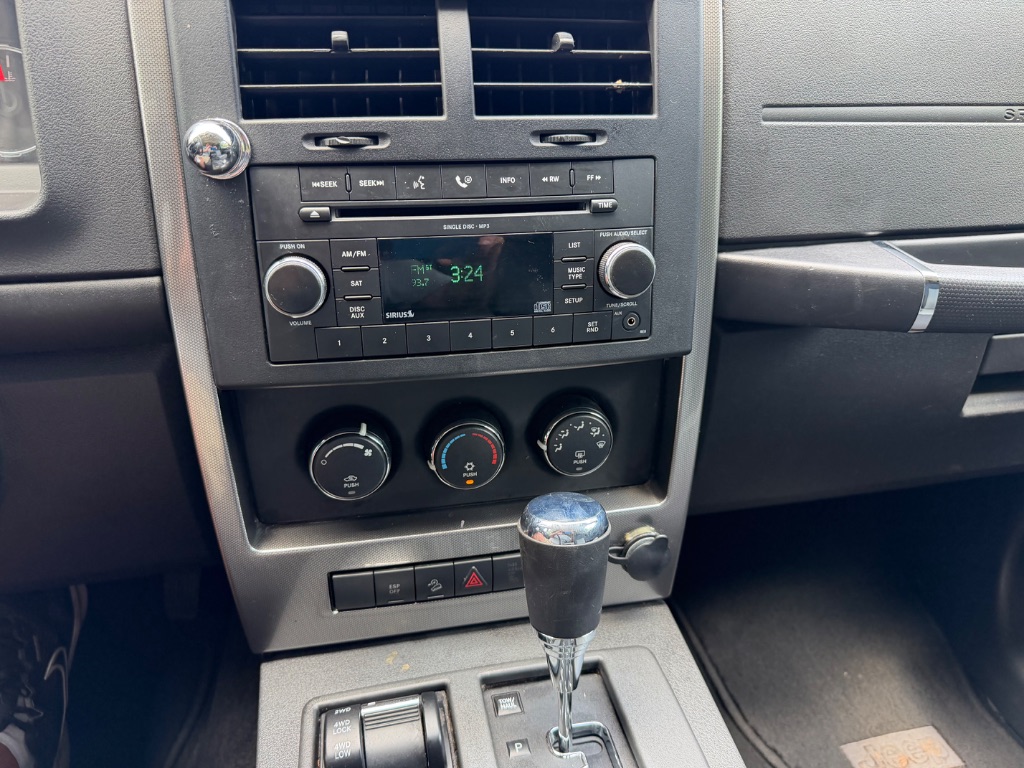 2009 Jeep Liberty Sport - Photo 11